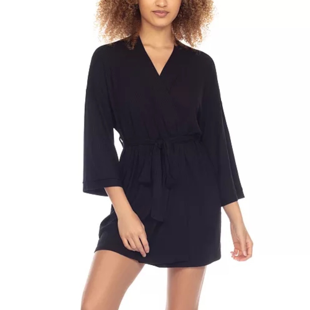 Like-New Honeydew Robe
